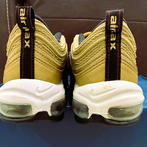 Size 7Y/8.5W Nike Air Max 97 OG QS Metallic Gold 2017 - Picture 4 of 6